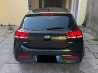Usata Kia Rio Active 77 CV (56 kW) 2018 Nero Berlina