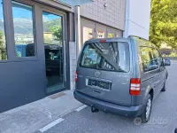 Usata VW Caddy Trendline 102 CV (75 kW) 2011 Grigio Monovolume