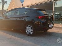 Usata Opel Astra Edition 131 CV (96 kW) 2016 Nero Berlina