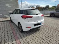 Usata Hyundai i20 Comfort 75 CV (55 kW) 2015 Bianco Utilitaria