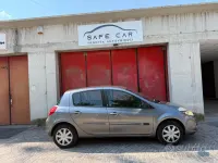 Usata Renault Clio Luxe 103 CV (75 kW) 2011 Grigio Utilitaria