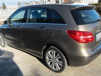 Usata Mercedes B200 Executive 156 CV (114 kW) 2014 Marrone Utilitaria