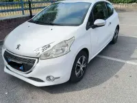Usata Peugeot 208 Access 82 CV (60 kW) 2013 Bianco Utilitaria