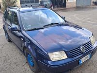 Usata VW Bora Trendline 110 CV (80 kW) 2002 Blu Station wagon