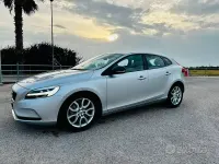 Usata Volvo V40 Business Edition 120 CV (88 kW) 2019 Grigio Berlina