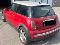 Begagnad Mini One D 75 HK (55 kW) 2004 Röd Halvkombi