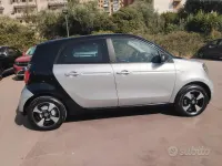 Usata Smart ForFour Passion 71 CV (52 kW) 2018 Grigio Utilitaria