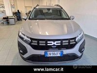Usata Dacia Jogger Expression 110 CV (80 kW) 2023 Grigio metallizzato Monovolume
