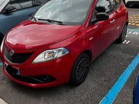 Usata Lancia Ypsilon Gold 69 CV (50 kW) 2018 Rosso Utilitaria