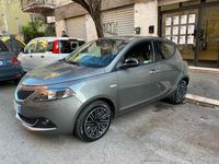 Usata Lancia Ypsilon Gold 69 CV (50 kW) 2023 Grigio Utilitaria