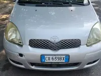 Usata Toyota Yaris 65 CV (47 kW) 2005 Grigio Berlina