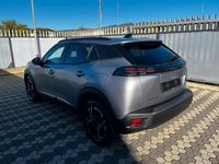 Usata Peugeot 2008 Allure 101 CV (74 kW) 2025 Argento SUV