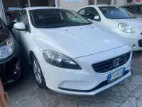 Usata Volvo V40 Summum 114 CV (83 kW) 2014 Bianco Berlina