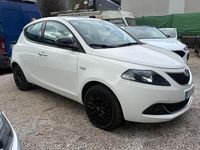 Usata Lancia Ypsilon Silver 69 CV (50 kW) 2022 Bianco Utilitaria