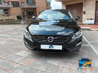 Usata Volvo V60 Business Edition 120 CV (88 kW) 2017 Nero Station wagon