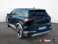 Usata Renault Clio Iconic 143 CV (105 kW) 2025 Nero Utilitaria