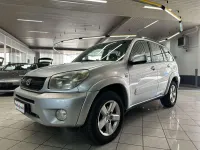 Usata Toyota RAV4 150 CV (110 kW) 2005 Argento SUV