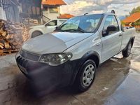 Usata Fiat Strada 84 CV (61 kW) 2011 Bianco Pick-up