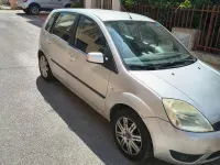 Usata Ford Fiesta 90 CV (66 kW) 2005 Grigio Utilitaria