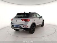 Usata VW T-Roc Style 110 CV (80 kW) 2023 Grigio metallizzato SUV