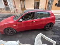 Usata Alfa Romeo 147 150 CV (110 kW) 2005 Rosso Utilitaria