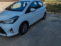 Begagnad Toyota Yaris 69 HK (50 kW) 2016 Vit Sedan