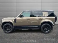 Usata Land Rover Defender Dynamic 249 CV (183 kW) 2022 Verde SUV