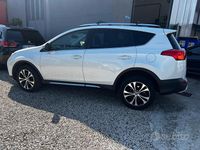 Usata Toyota RAV4 Lounge 150 CV (110 kW) 2015 Bianco SUV