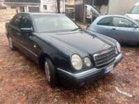Begagnad Mercedes E200 186 HK (136 kW) 2000 Svart Sedan