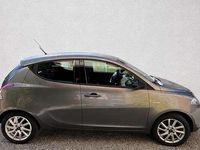 Usata Lancia Ypsilon 86 CV (63 kW) 2014 Grigio Utilitaria