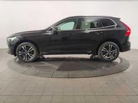Usata Volvo XC60 Momentum 197 CV (144 kW) 2021 Colore: onyx black metallizzato SUV