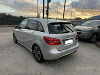 Usata Mercedes B180 109 CV (80 kW) 2012 Grigio Monovolume