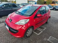 Usata Peugeot 107 68 CV (50 kW) 2007 Rosso Utilitaria