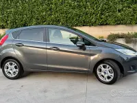 Usata Ford Fiesta 100 CV (73 kW) 2016 Grigio Utilitaria