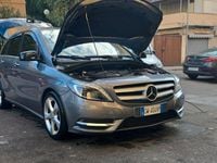 Usata Mercedes B200 136 CV (100 kW) 2012 Grigio Monovolume