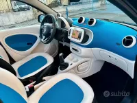 Usata Smart ForFour Proxy 71 CV (52 kW) 2015 Blu Utilitaria