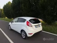 Usata Ford Fiesta Titanium 75 CV (55 kW) 2016 Bianco Utilitaria