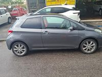 Usata Toyota Yaris Style 90 CV (66 kW) 2012 Grigio Berlina