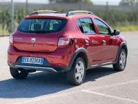Usata Dacia Sandero Stepway 90 CV (66 kW) 2013 Rosso Berlina