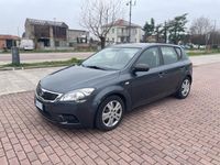 Usata Kia Ceed GT LX 90 CV (66 kW) 2010 Marrone Berlina