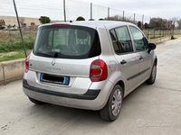 Usata Renault Modus Dynamique 74 CV (54 kW) 2008 Grigio Monovolume