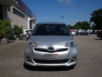 Usata Toyota Verso-S Lounge 99 CV (72 kW) 2013 Argento Monovolume