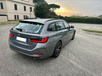 Usata BMW 318 149 CV (109 kW) 2022 Grigio Station wagon