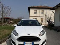 Usata Ford Fiesta Titanium 92 CV (67 kW) 2015 Bianco Berlina