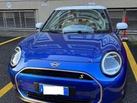 Usata Mini Cooper SE Favoured 64 kW (88 CV) 2024 Blu/azzurro Utilitaria