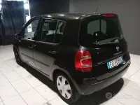 Usata Renault Modus 75 CV (55 kW) 2011 Nero Monovolume