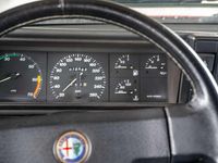 Usata Alfa Romeo 75 148 CV (108 kW) 1989 Rosso Berlina