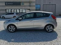 Usata Ford Fiesta 82 CV (60 kW) 2011 Grigio Utilitaria
