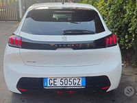 Usata Peugeot 208 101 CV (74 kW) 2021 Bianco Utilitaria