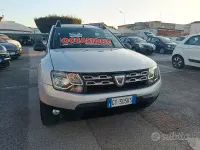 Usata Dacia Duster Lauréate 109 CV (80 kW) 2015 Grigio SUV